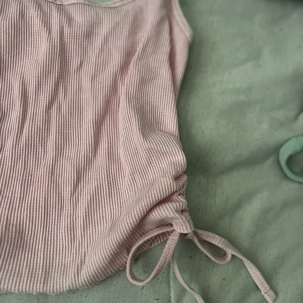 Pink Ribbed Tank Top - Picture 3 of 3